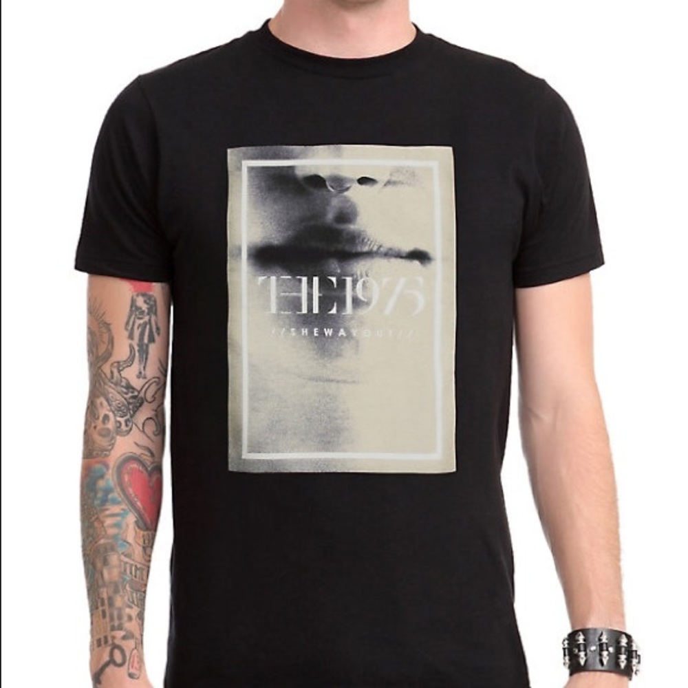 THE 1975 SHE WAY OUT T-SHIRT